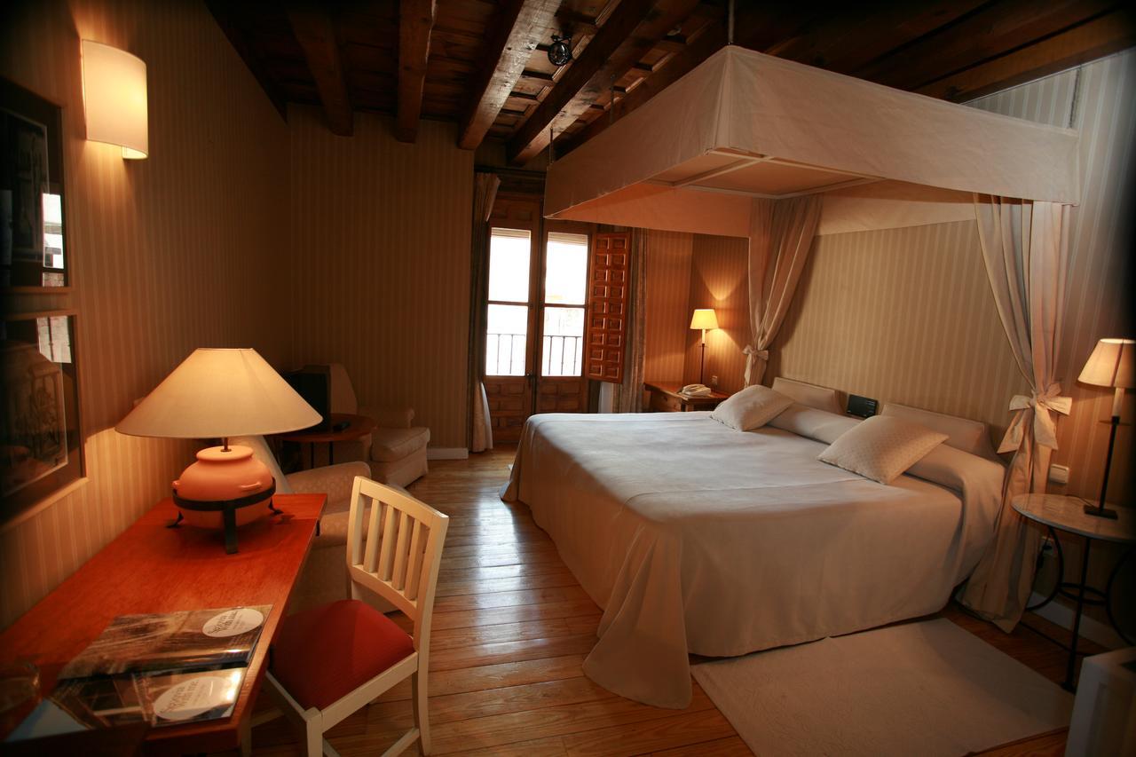El Hotel De La Villa Pedraza Extérieur photo