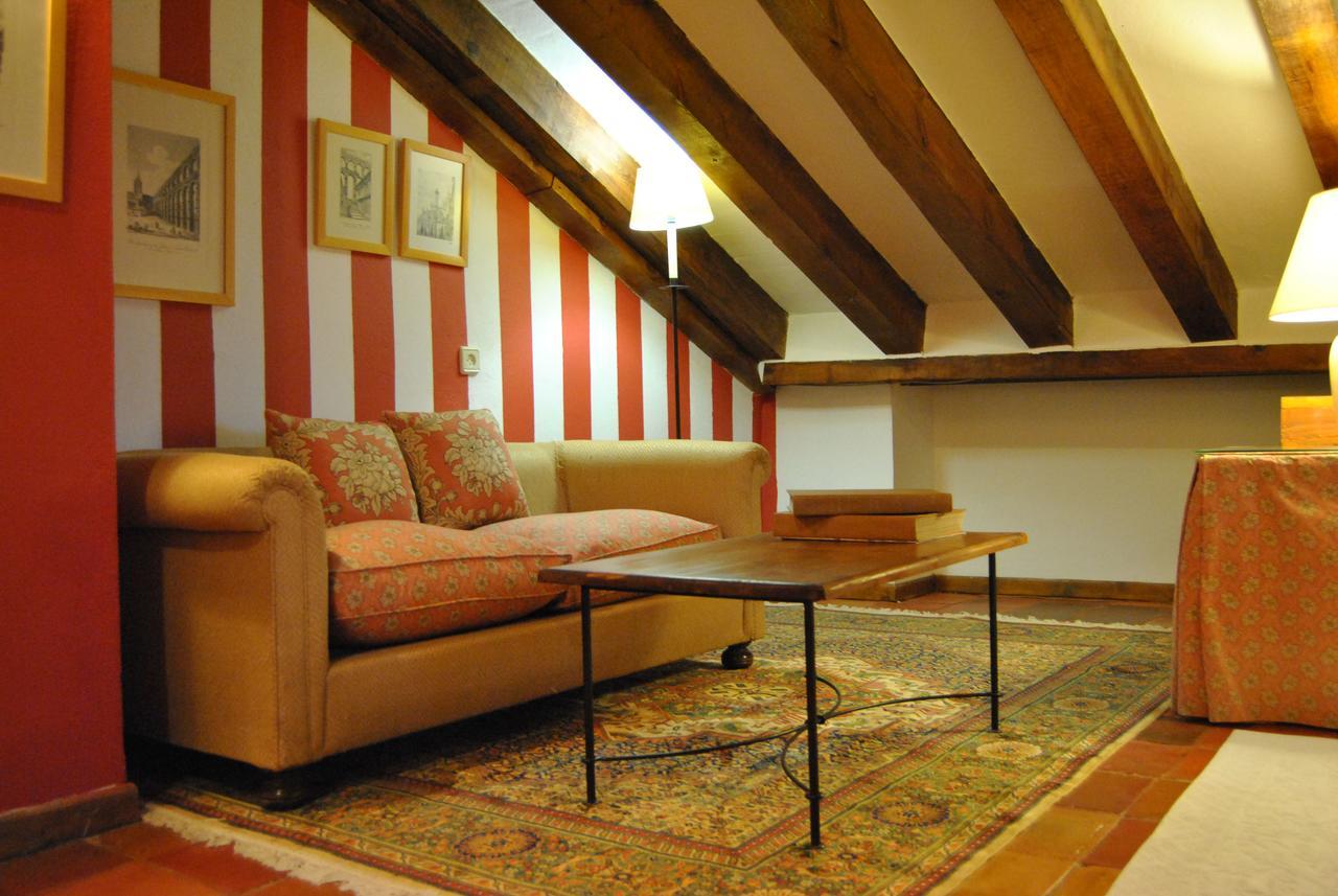 El Hotel De La Villa Pedraza Extérieur photo